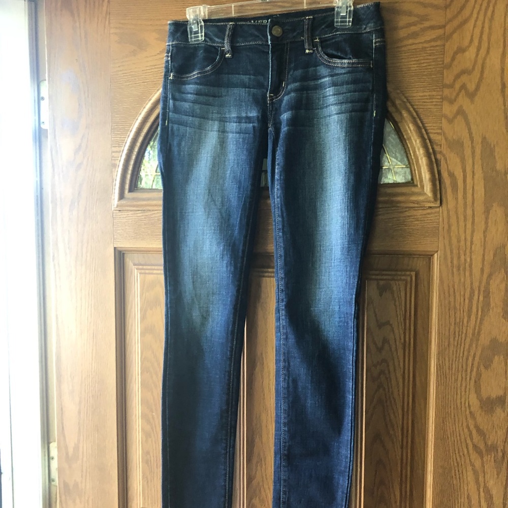 American Eagle Size 2 Long. Jegging super stretch Dark Wash Jeans. Great…